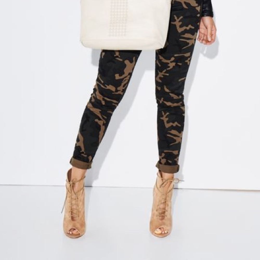 *NEW* WOB Neutral lace-up heeled bootie